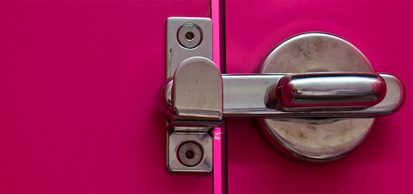 Childproof Gate Lock in Woodlake, California