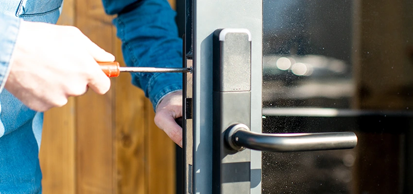 Aluminium Door Lock Replacement in Woodlake, California